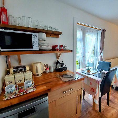 Stunning Countryside Views & Private Balcony! Cozy Room, 3 Miles To Lyme Regis - Free Parking & Wifi Axminster Exterior foto