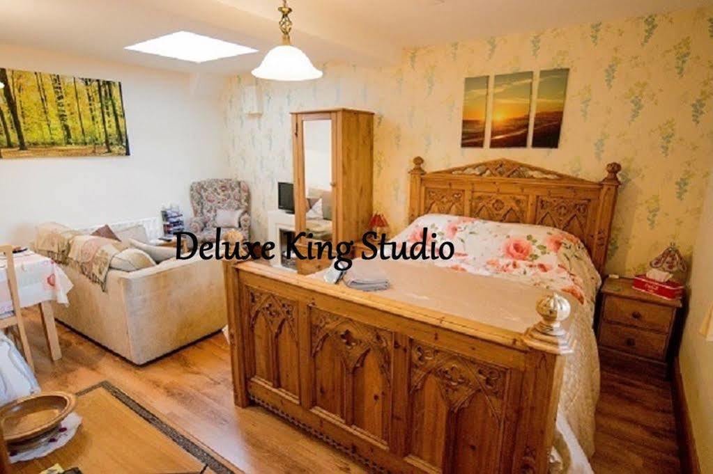 Stunning Countryside Views & Private Balcony! Cozy Room, 3 Miles To Lyme Regis - Free Parking & Wifi Axminster Exterior foto